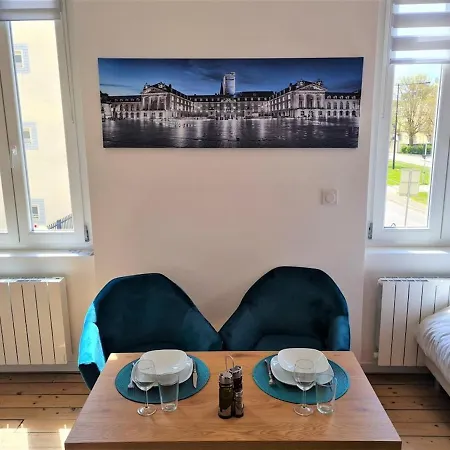 Le Grand Cru, Pres De La Cite De La Gastronomie Apartman